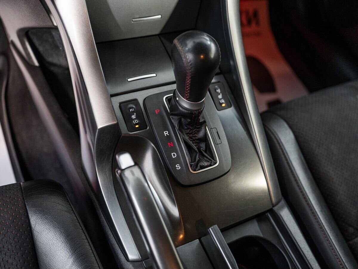 Honda Accord 2012 - фото автомобиля