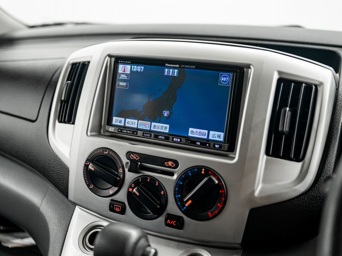 Mitsubishi Delica D:3 2011 - фото автомобиля