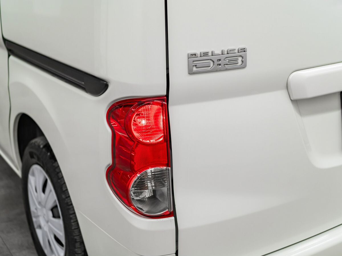 Mitsubishi Delica D:3 2011 - фото автомобиля