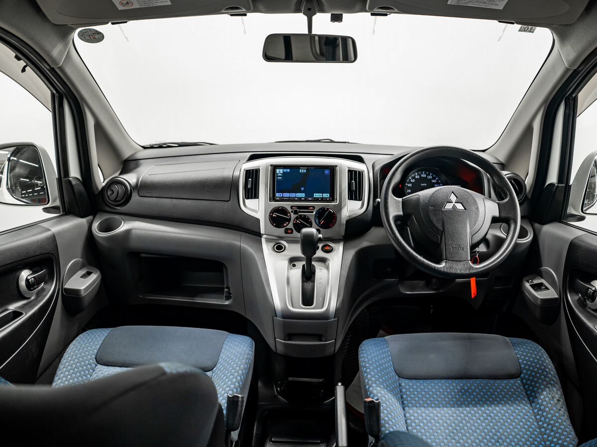 Mitsubishi Delica D:3 2011 - фото автомобиля
