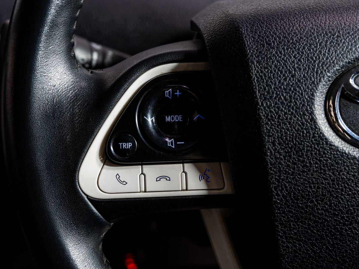 Toyota Prius 2016 - фото автомобиля