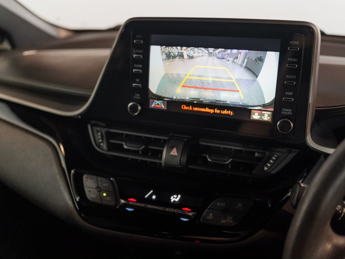 Toyota C-HR 2020 - фото автомобиля