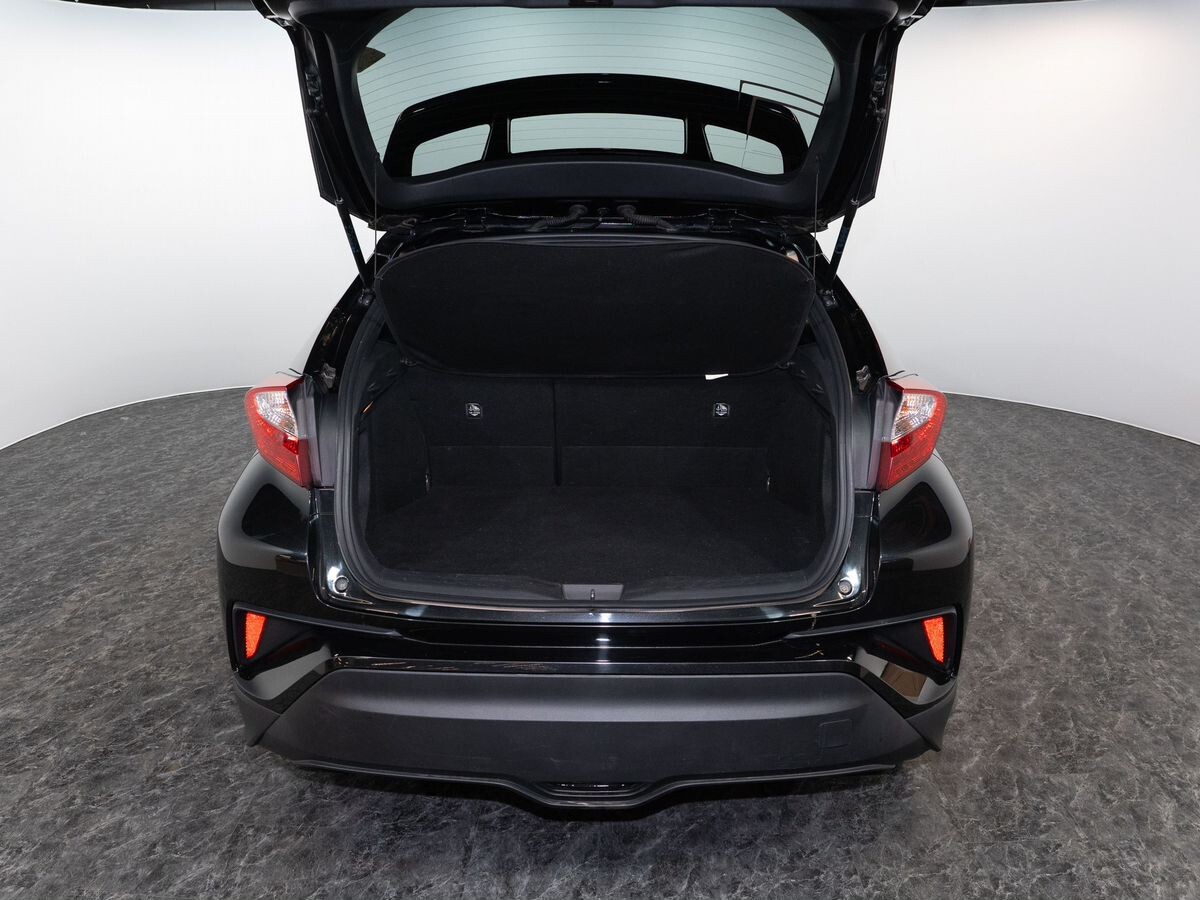 Toyota C-HR 2020 - фото автомобиля