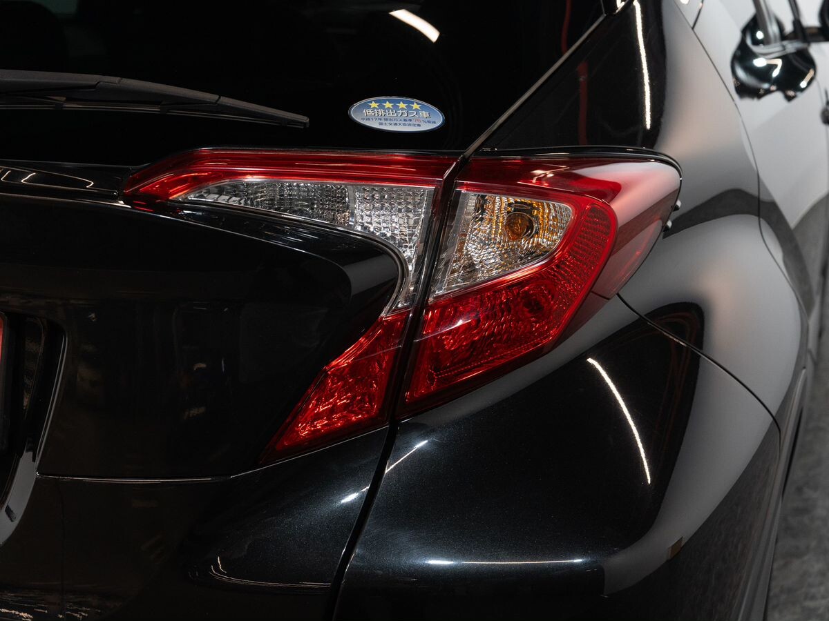 Toyota C-HR 2020 - фото автомобиля