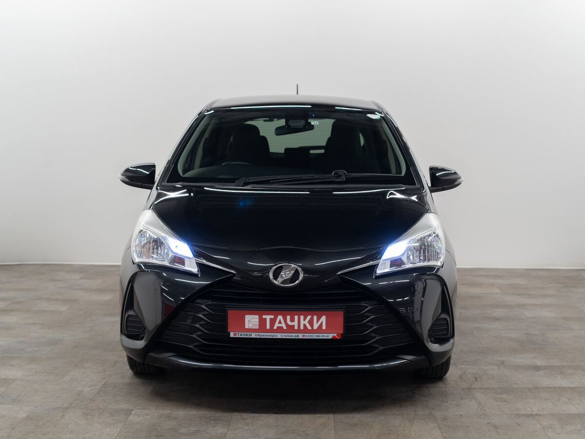 Toyota Vitz 2017 - фото автомобиля