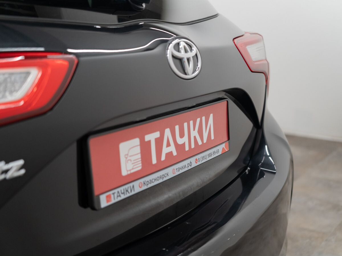 Toyota Vitz 2017 - фото автомобиля
