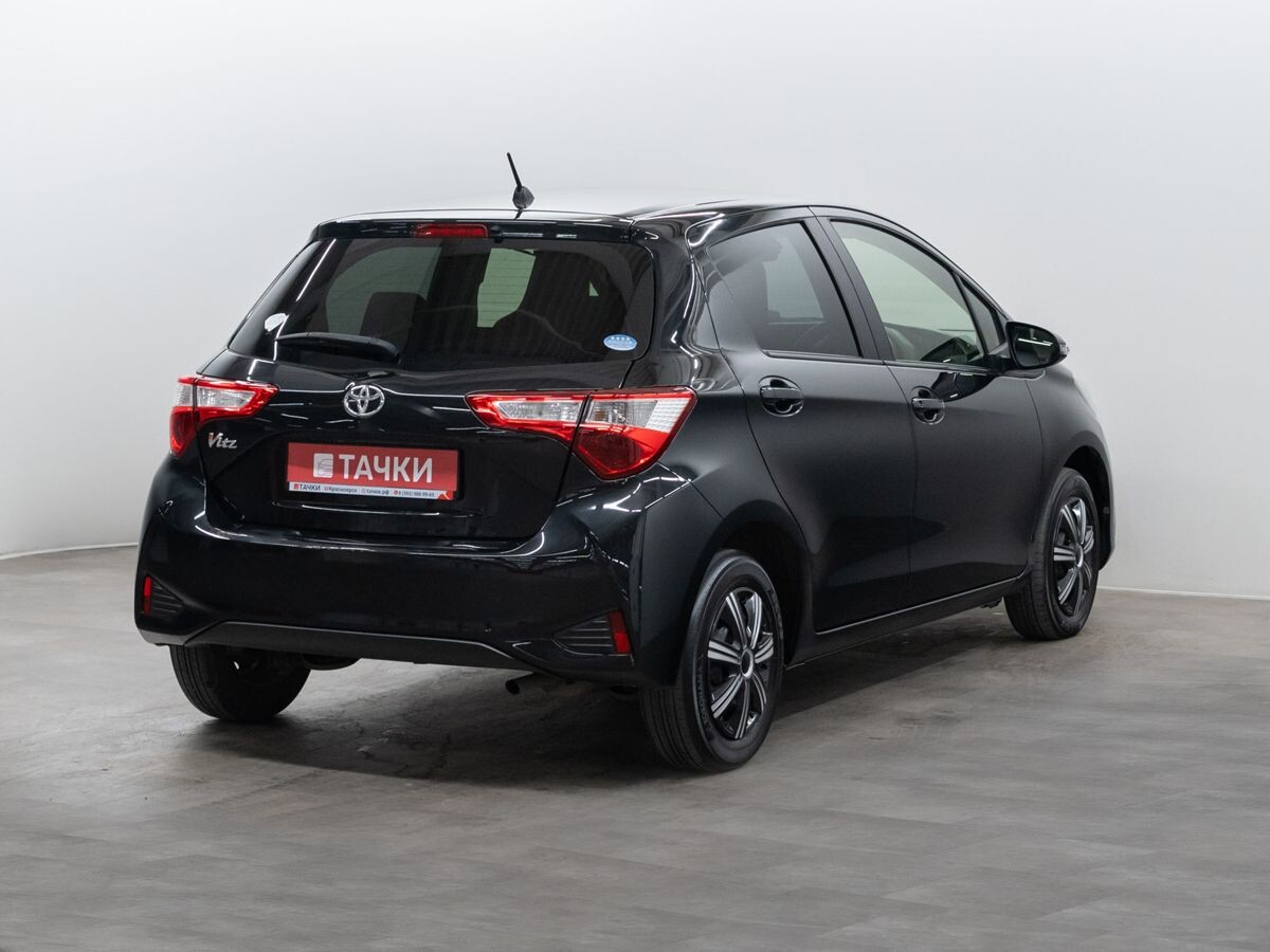 Toyota Vitz 2017 - фото автомобиля