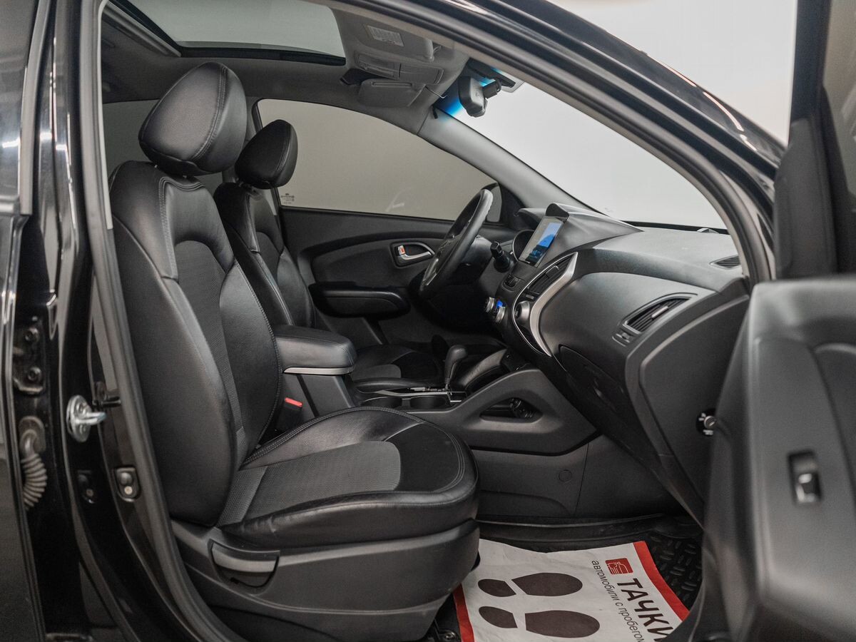 Hyundai Tucson 2012 - фото автомобиля