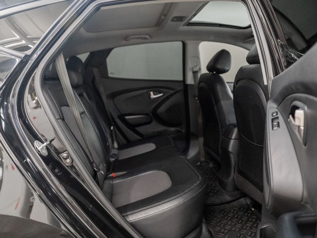 Hyundai Tucson 2012 - фото автомобиля