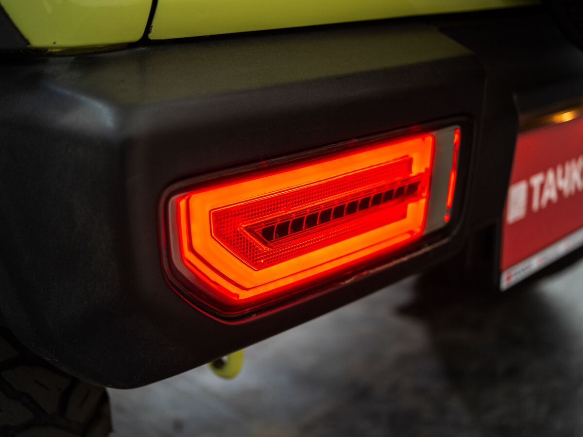 Suzuki Jimny 2018 - фото автомобиля