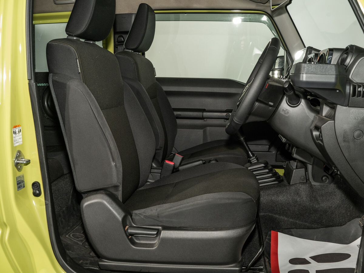 Suzuki Jimny 2018 - фото автомобиля