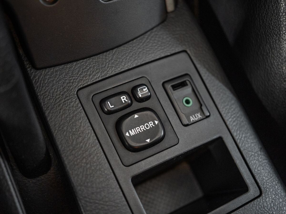 Toyota RAV4 2010 - фото автомобиля