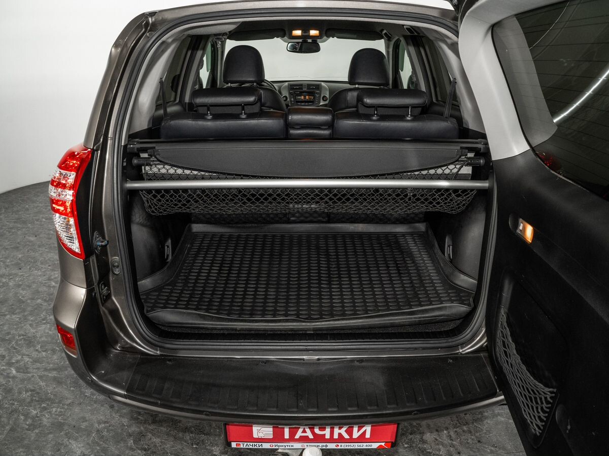 Toyota RAV4 2010 - фото автомобиля