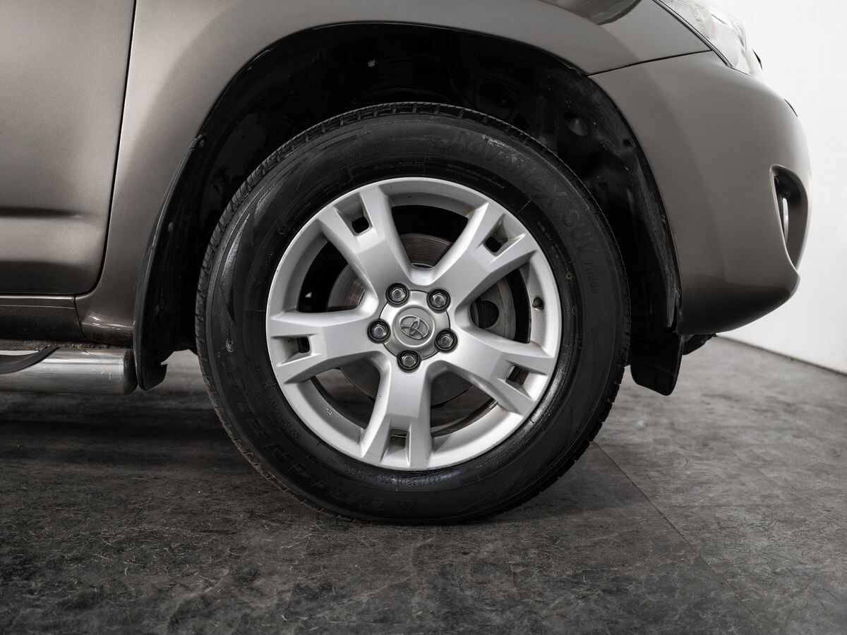 Toyota RAV4 2010 - фото автомобиля