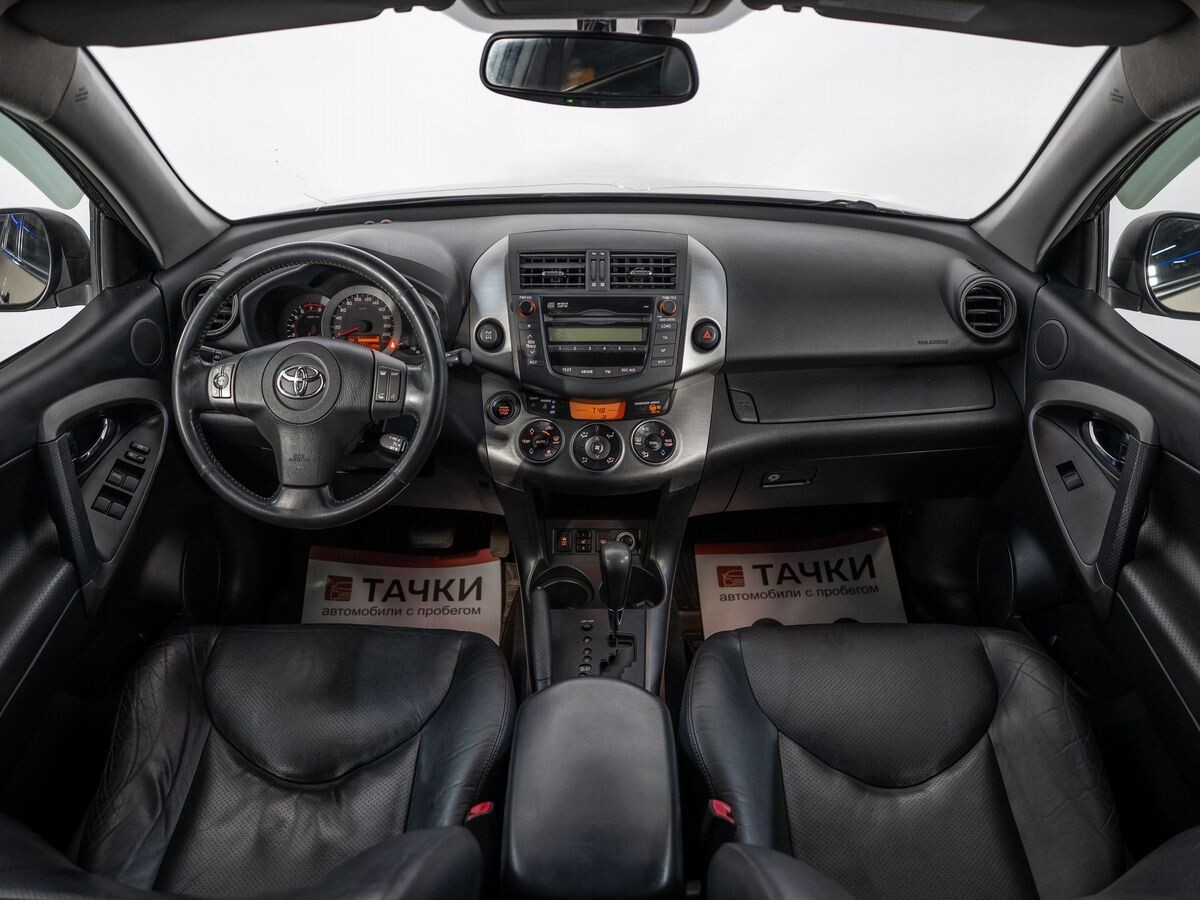 Toyota RAV4 2010 - фото автомобиля