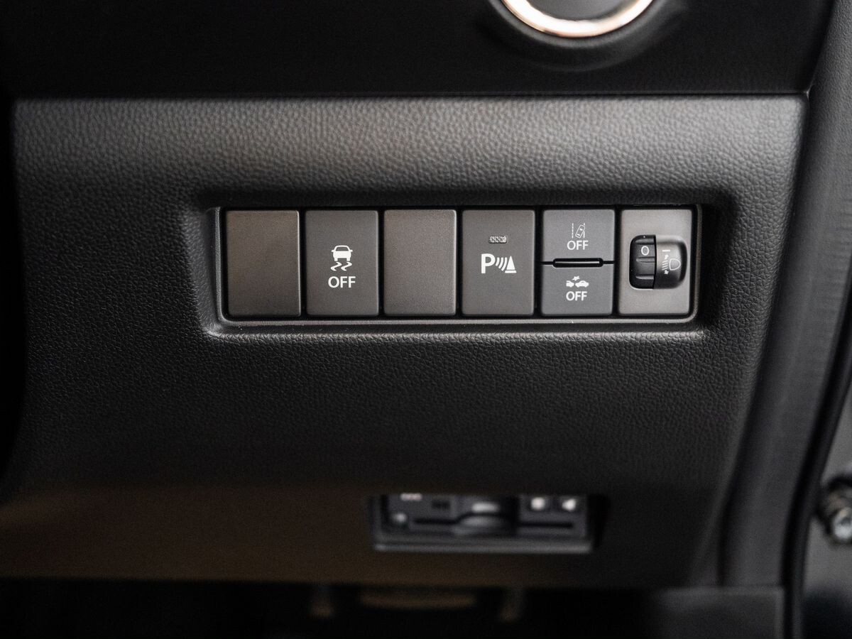 Suzuki Swift 2021 - фото автомобиля