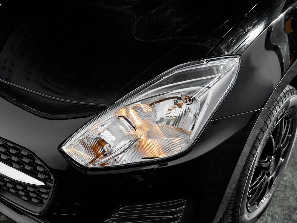 Suzuki Swift 2021 - фото автомобиля