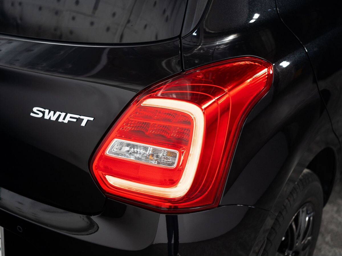 Suzuki Swift 2021 - фото автомобиля