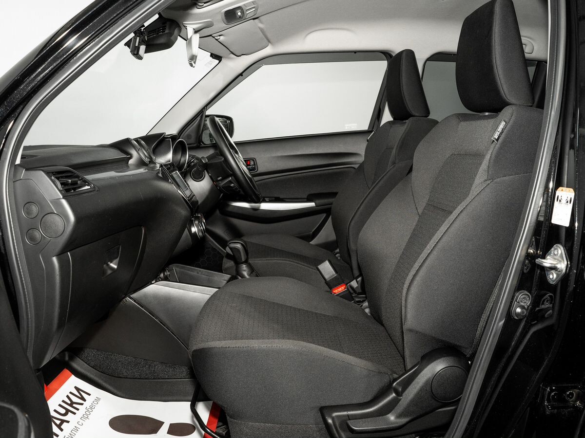 Suzuki Swift 2021 - фото автомобиля