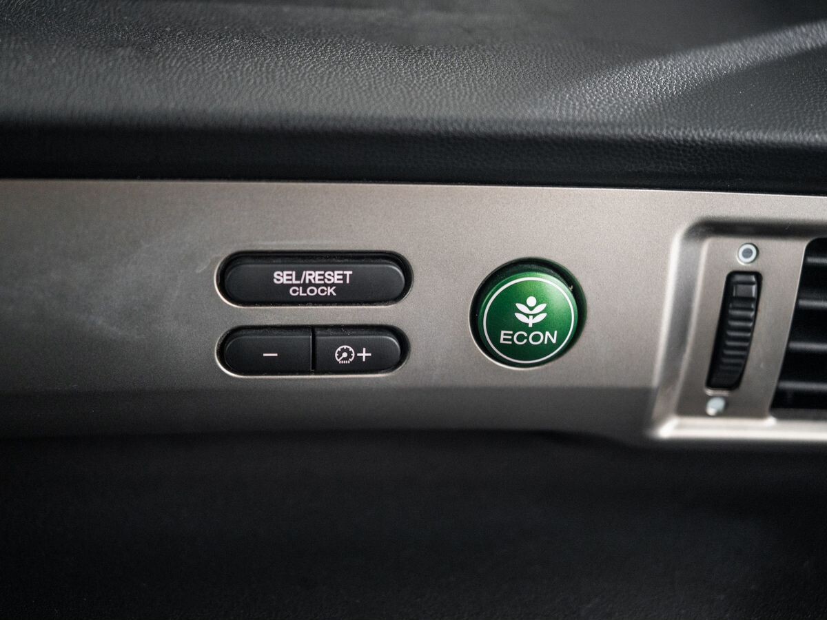 Honda Freed Spike 2014 - фото автомобиля