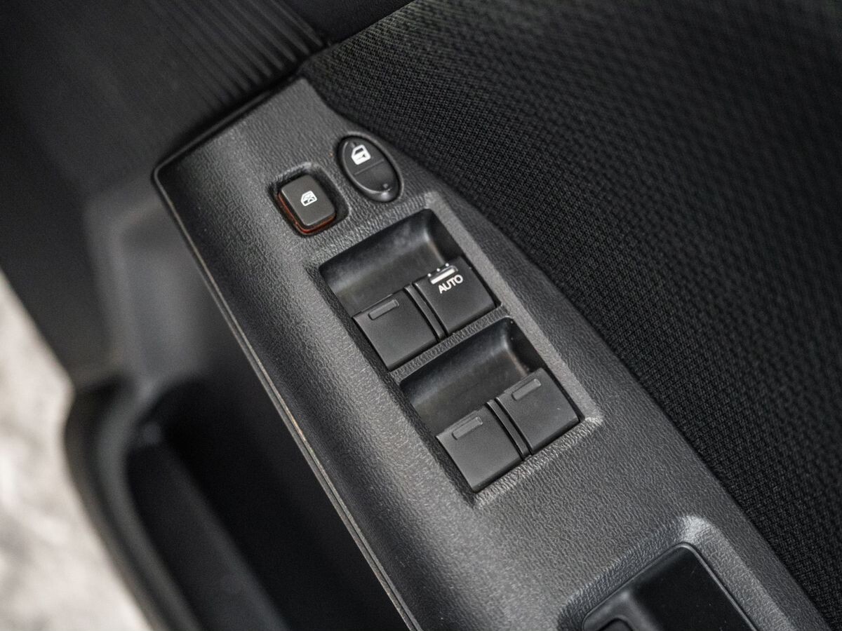 Honda Freed Spike 2014 - фото автомобиля