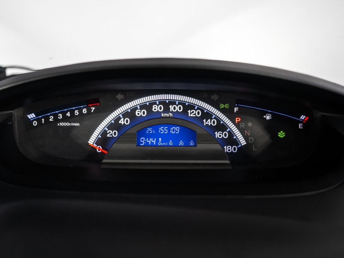 Honda Freed Spike 2014 - фото автомобиля