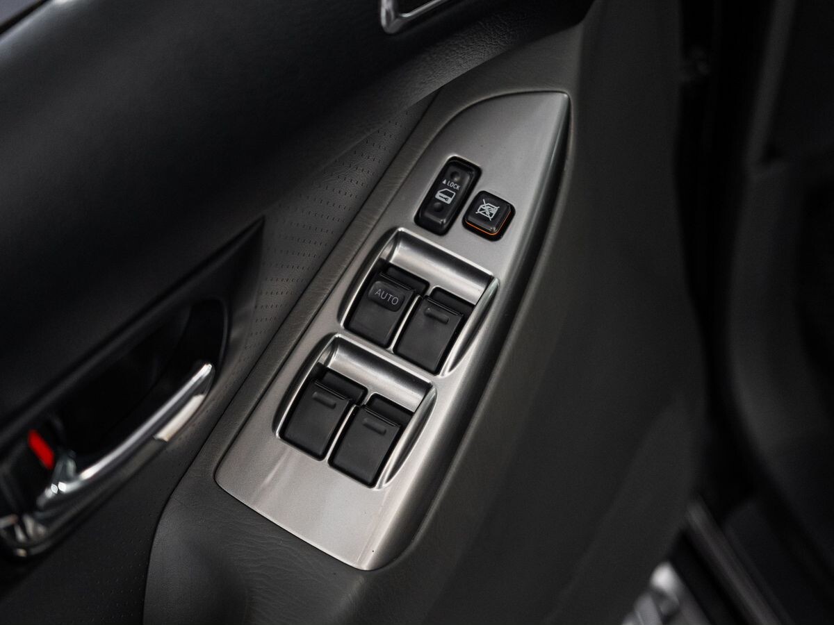 Toyota Land Cruiser Prado 2009 - фото автомобиля
