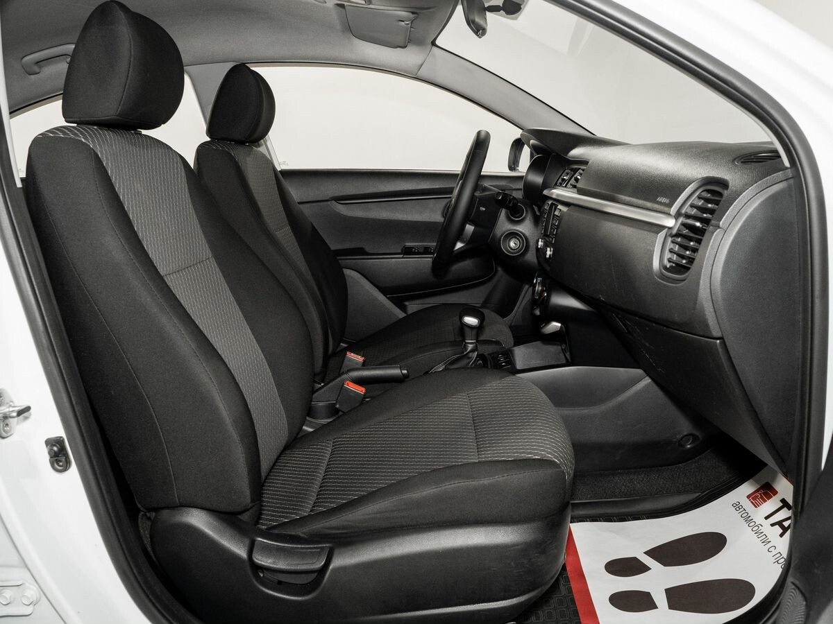 Kia Rio 2019 - фото автомобиля