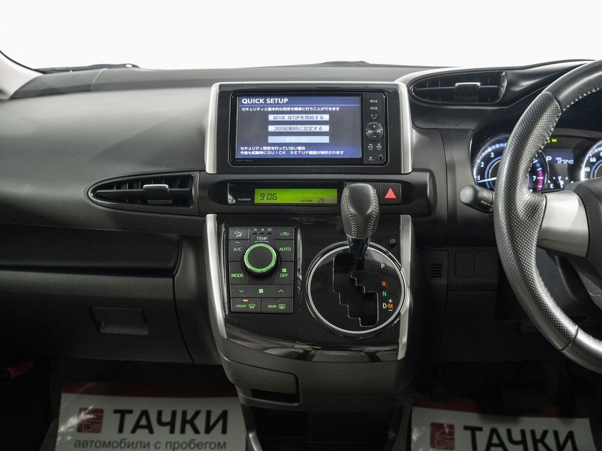 Toyota Wish 2012 - фото автомобиля
