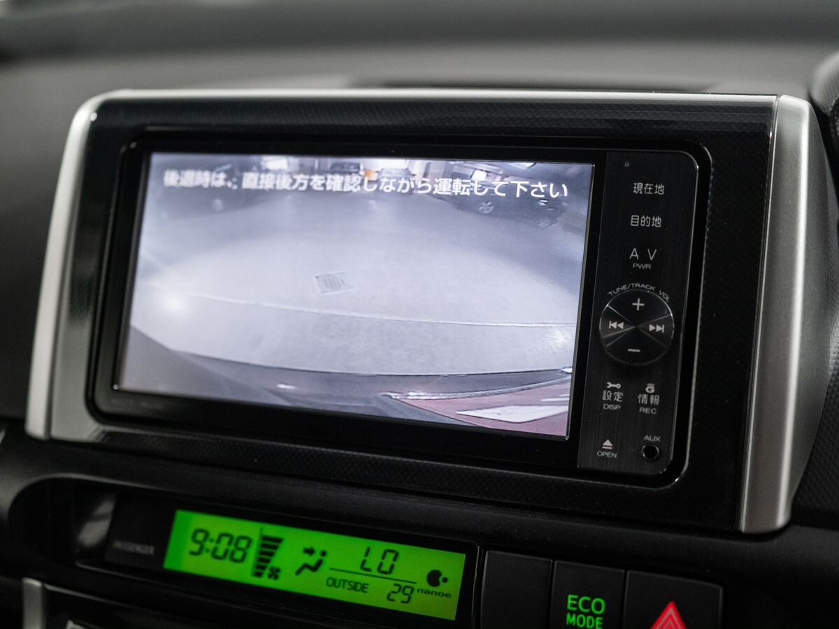 Toyota Wish 2012 - фото автомобиля