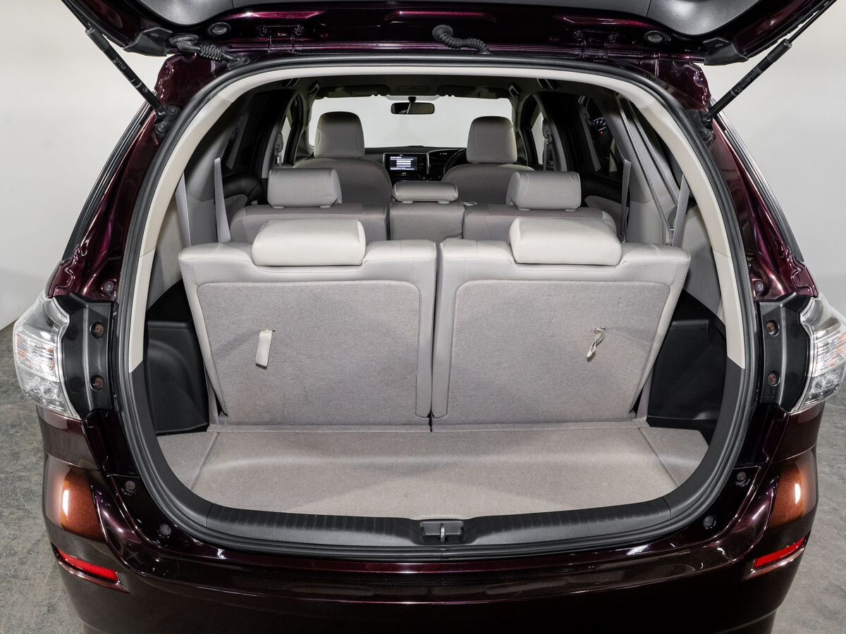 Toyota Wish 2012 - фото автомобиля
