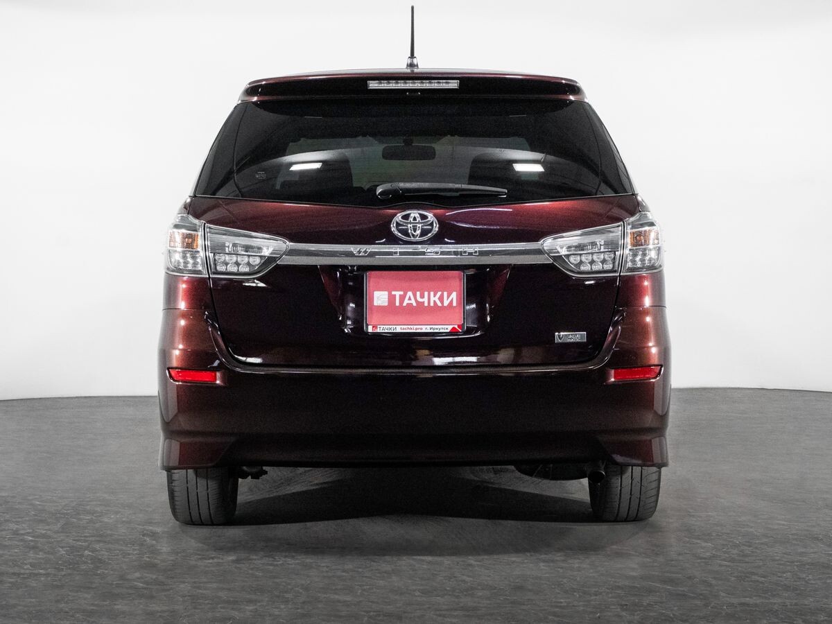 Toyota Wish 2012 - фото автомобиля