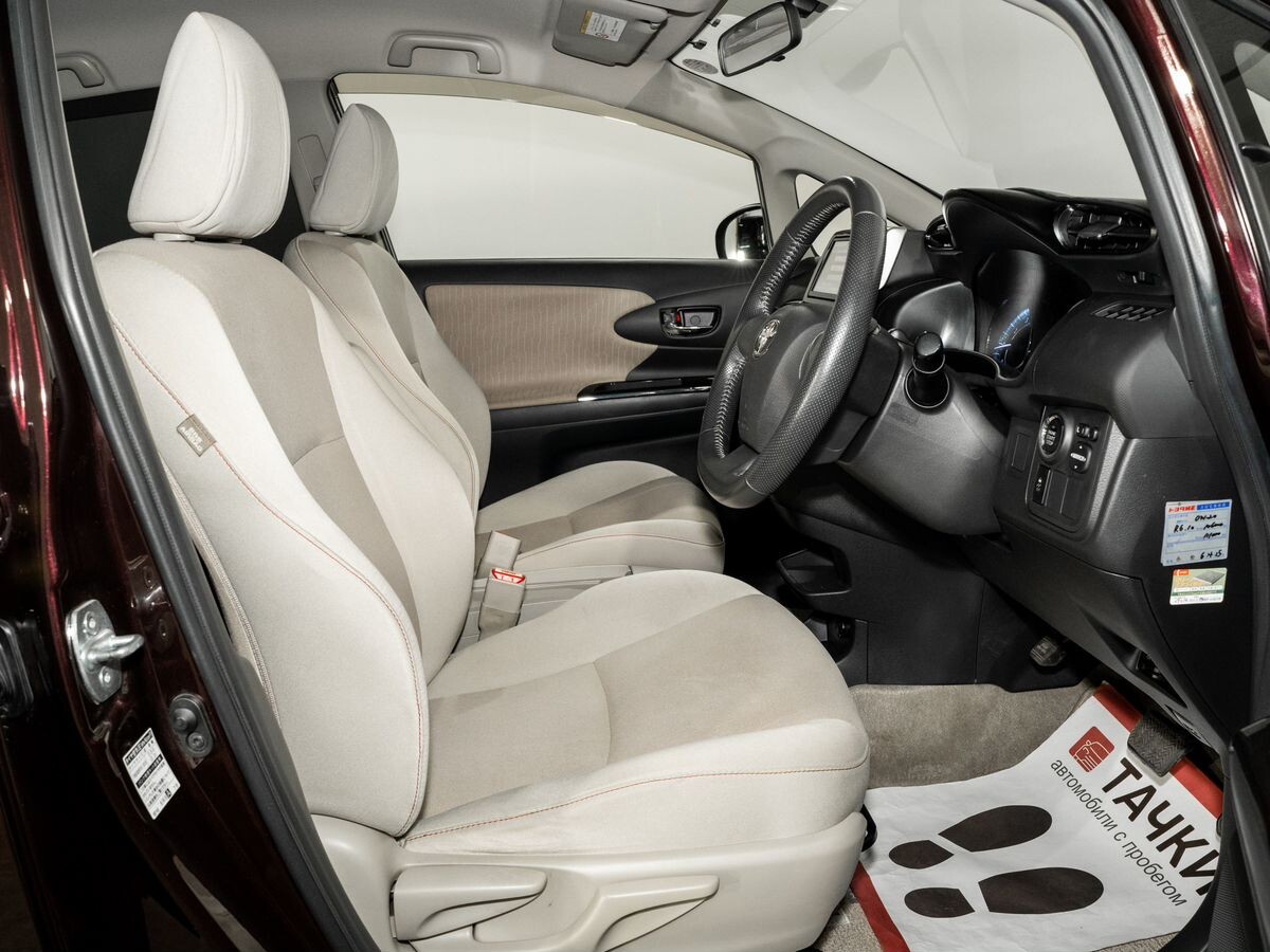 Toyota Wish 2012 - фото автомобиля
