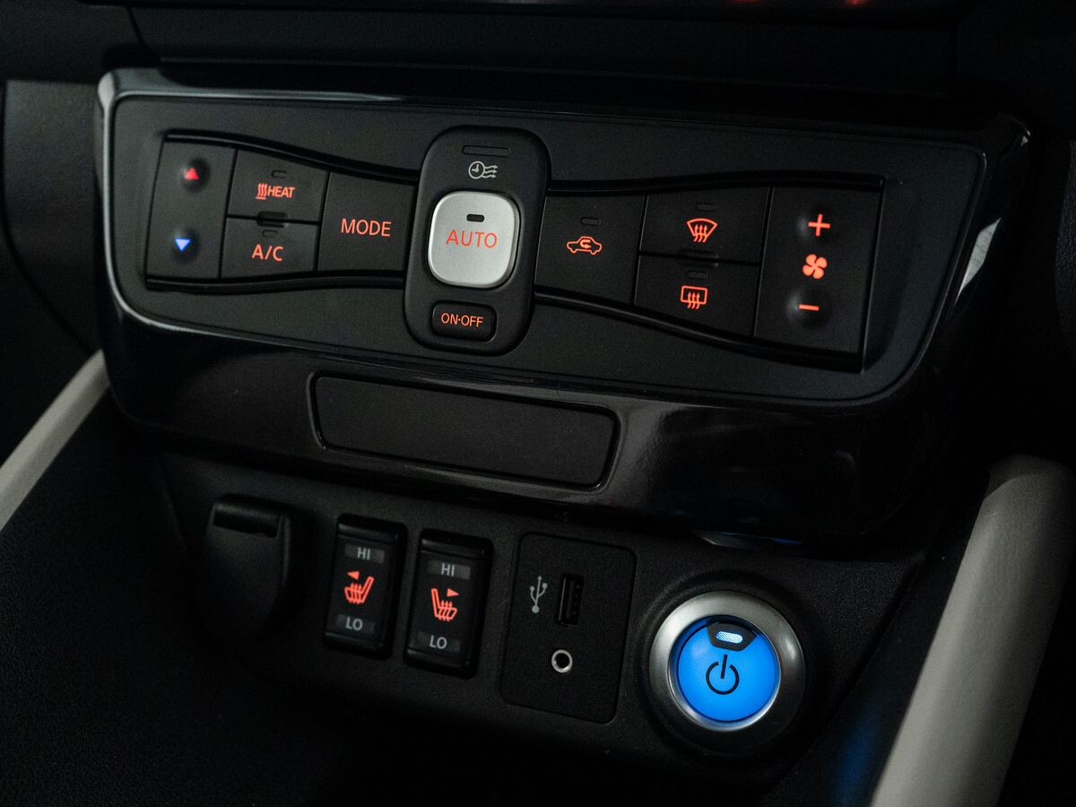 Nissan Leaf 2017 - фото автомобиля