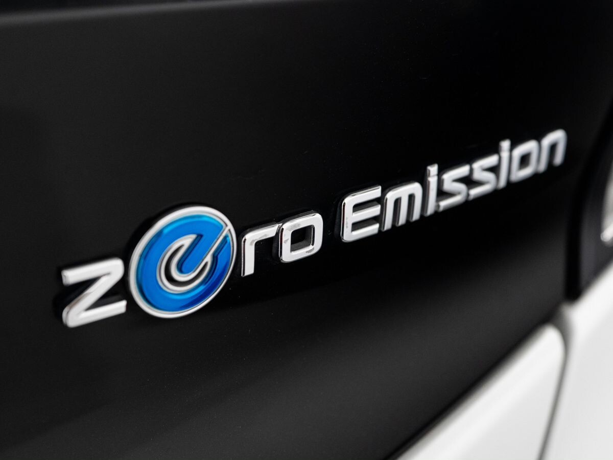 Nissan Leaf 2017 - фото автомобиля