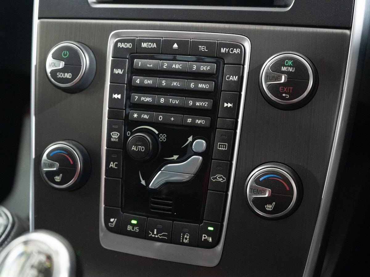 Volvo S60 2013 - фото автомобиля