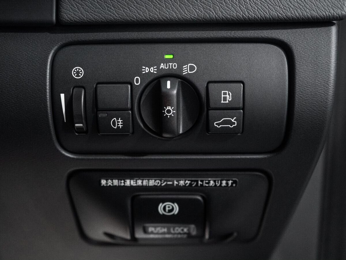Volvo S60 2013 - фото автомобиля