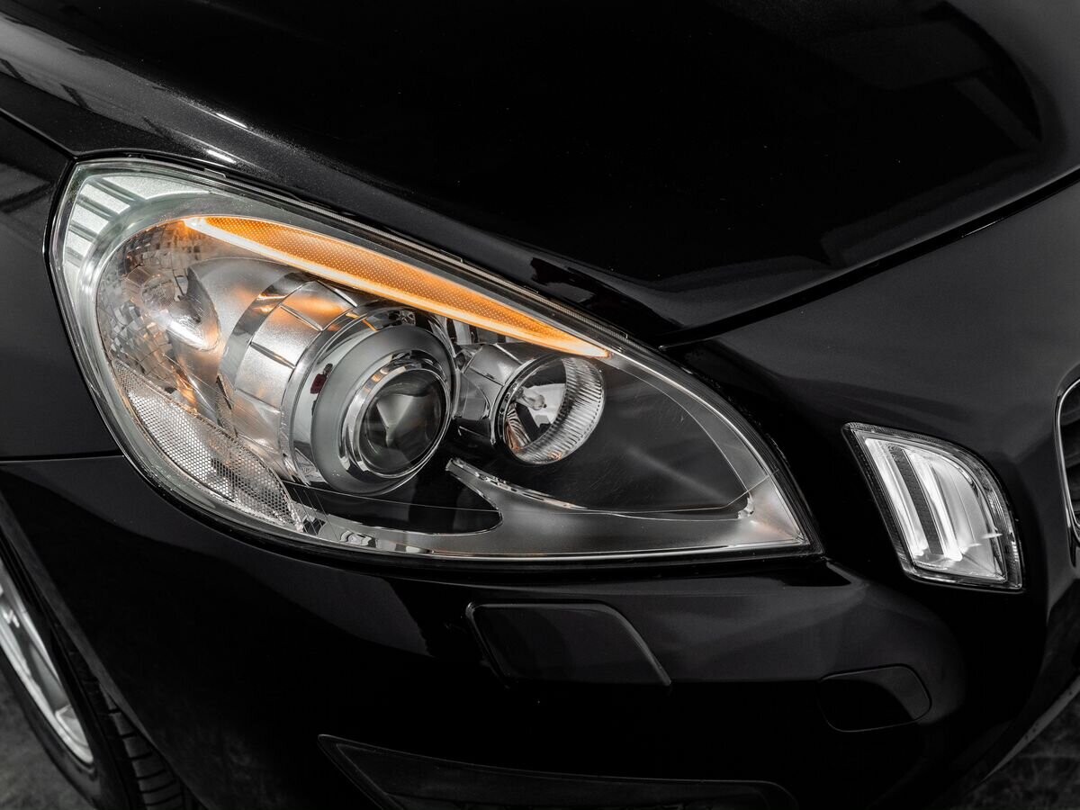 Volvo S60 2013 - фото автомобиля