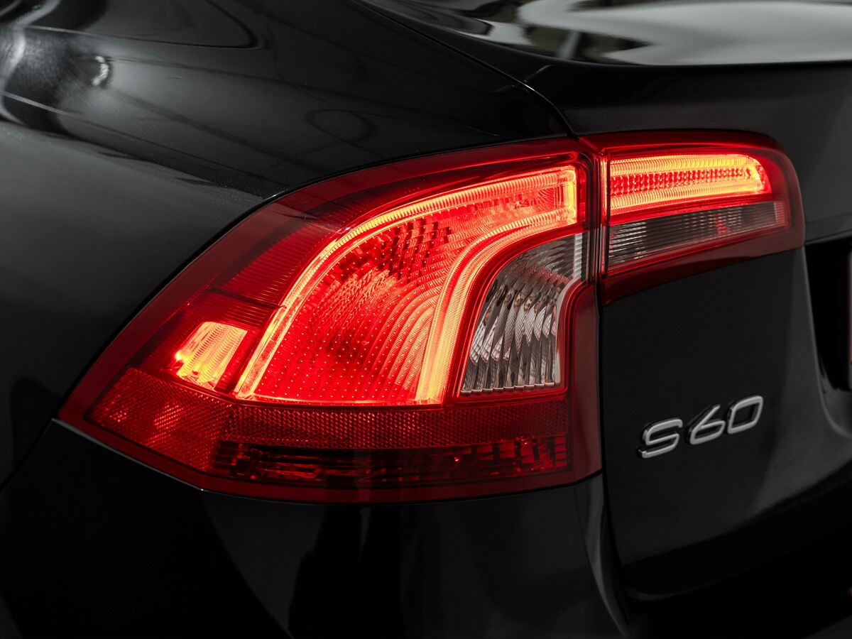 Volvo S60 2013 - фото автомобиля