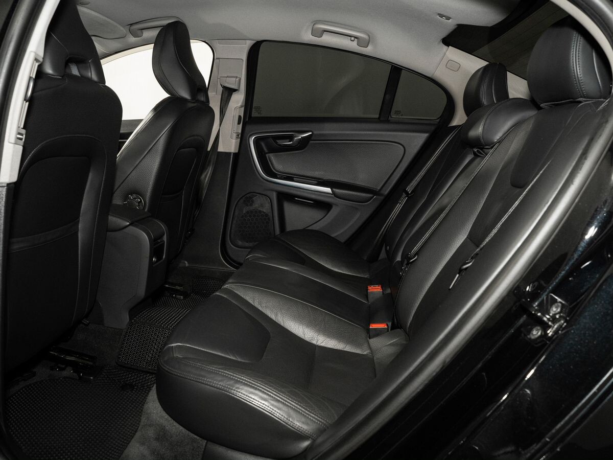 Volvo S60 2013 - фото автомобиля