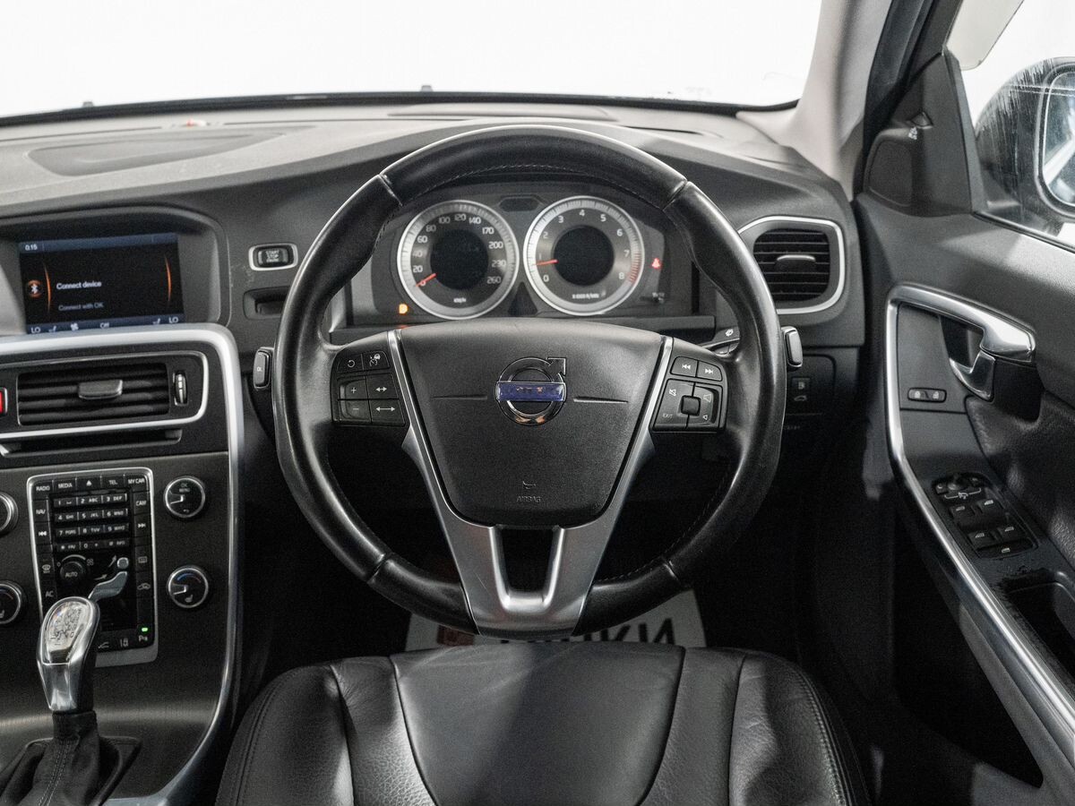 Volvo S60 2013 - фото автомобиля