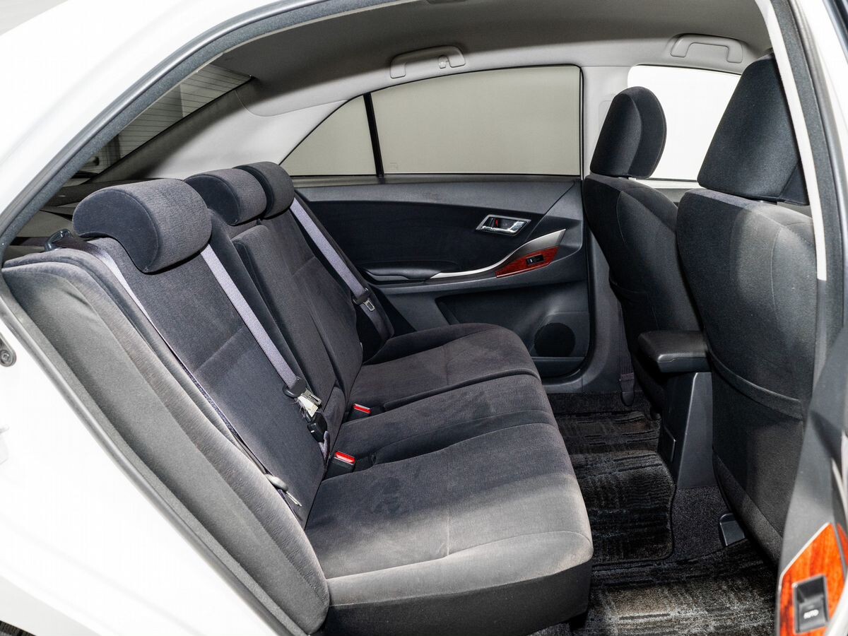 Toyota Premio 2010 - фото автомобиля