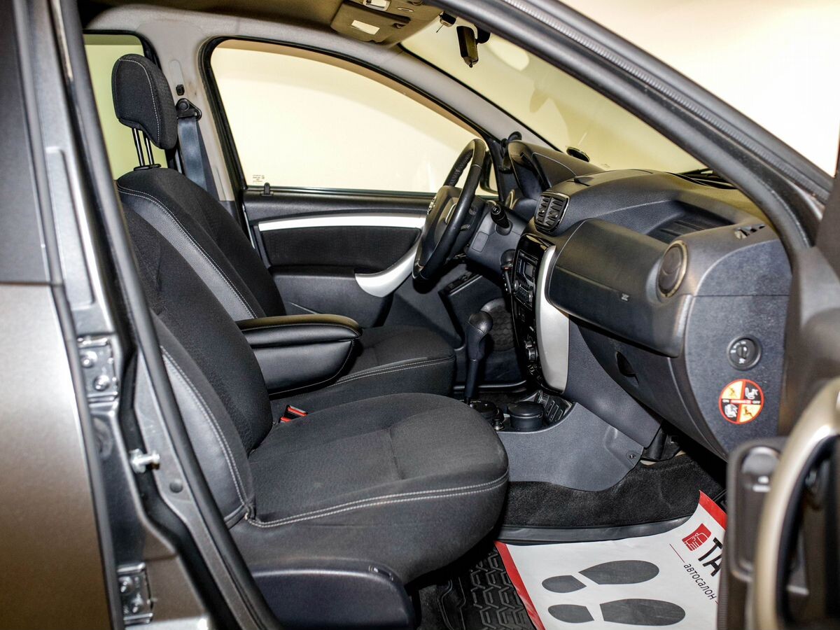 Nissan Terrano 2016 - фото автомобиля