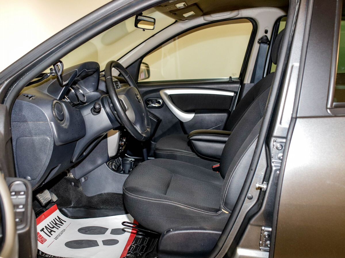 Nissan Terrano 2016 - фото автомобиля