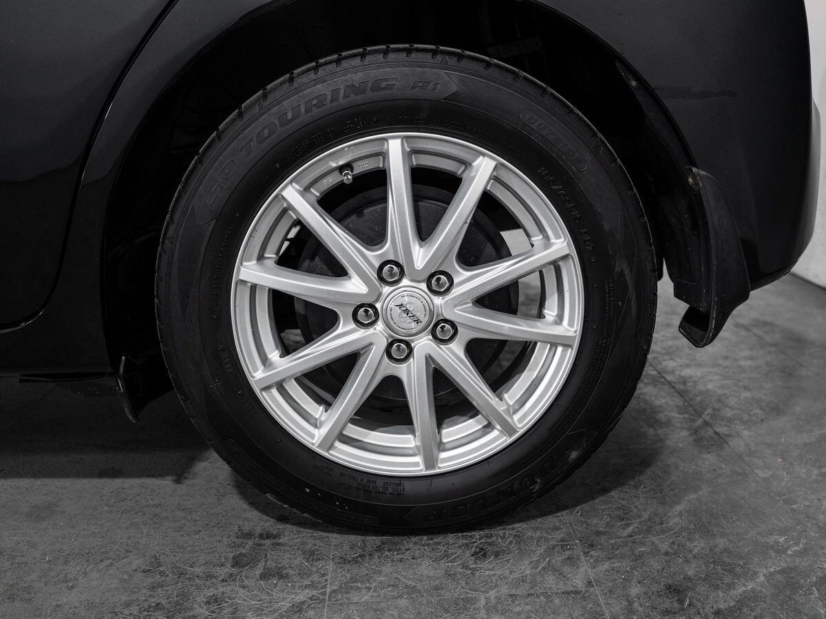Toyota Ractis 2013 - фото автомобиля