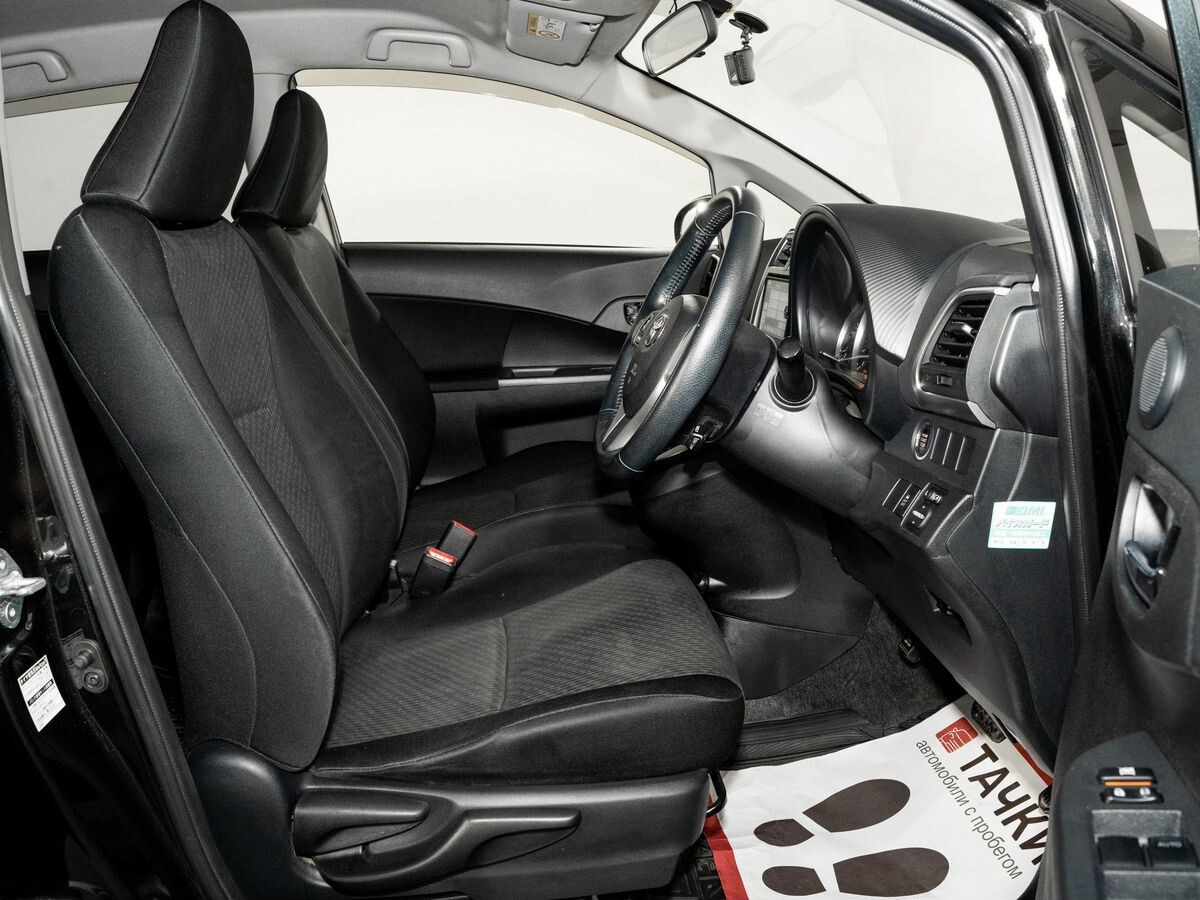 Toyota Ractis 2013 - фото автомобиля