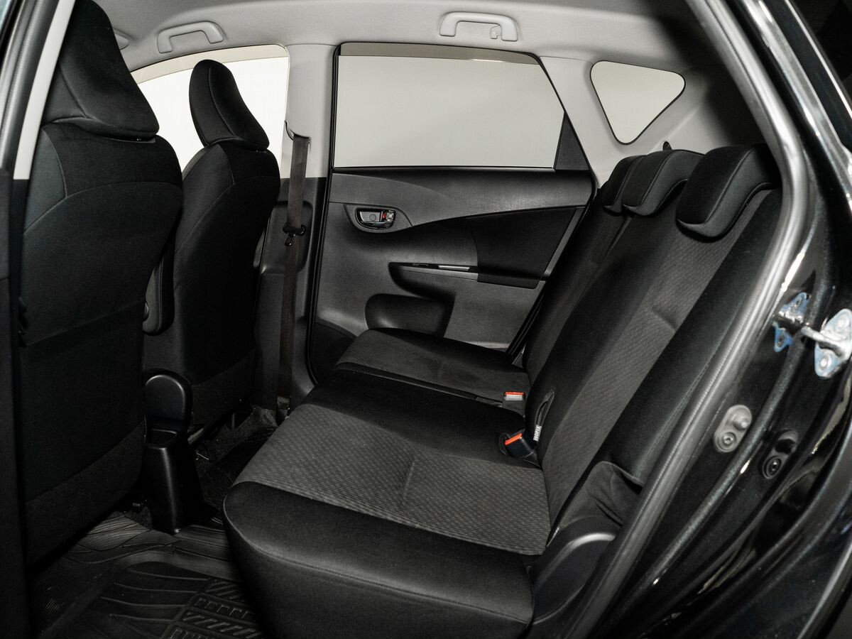 Toyota Ractis 2013 - фото автомобиля