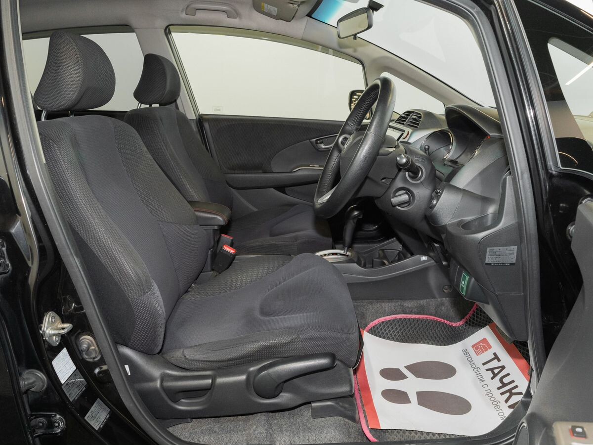 Honda Fit 2013 - фото автомобиля