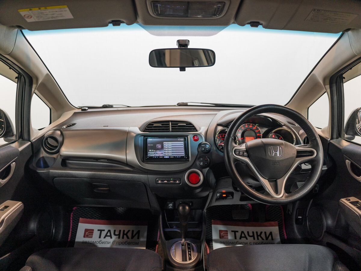 Honda Fit 2013 - фото автомобиля