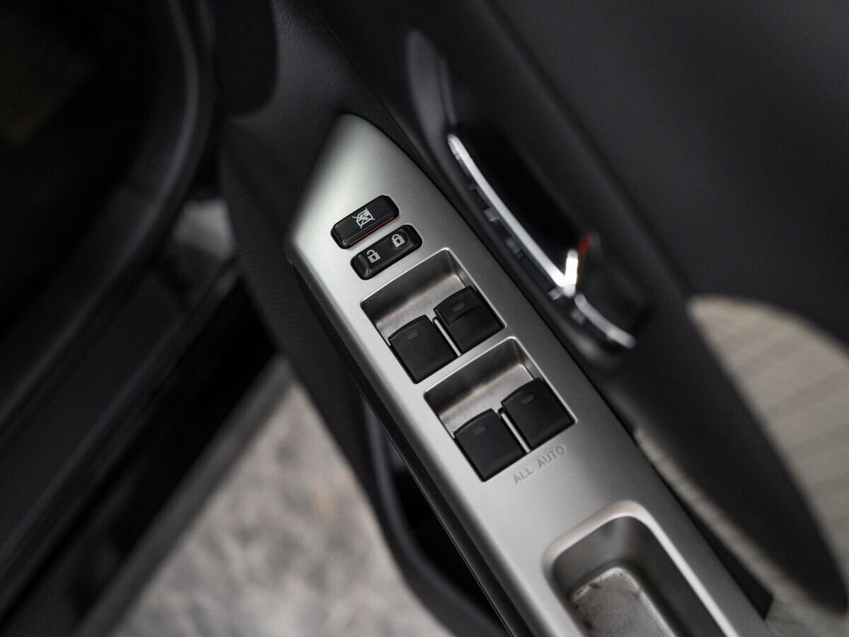 Toyota Wish 2009 - фото автомобиля